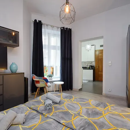 Strzalowa Studio By Lookap *